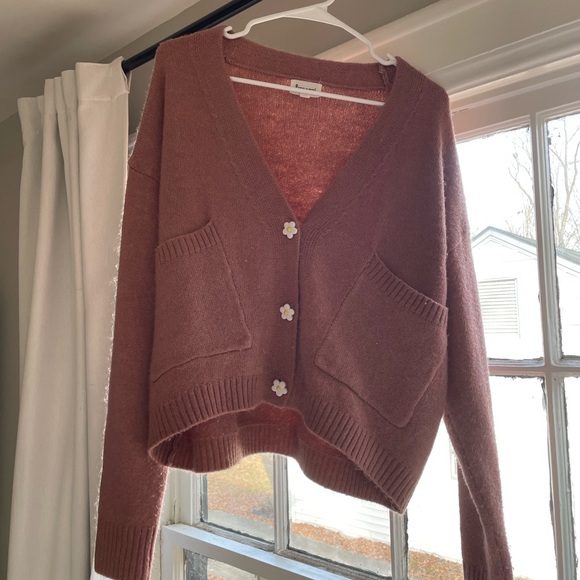 Light Mauve Pink Sweater with Flower Buttons, size Medium, Boutique - Picture 2 of 8